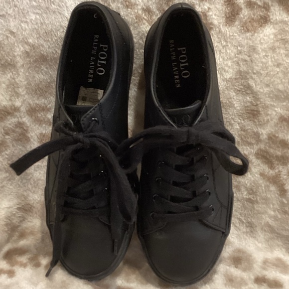 Polo Ralph Lauren Triple Black Lace-up Sneaker, Size 6 - Picture 4 of 14
